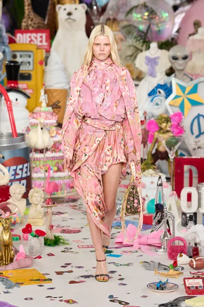 Look 57